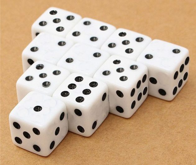 Какова сумма точек на всех нижних гранях костей?

